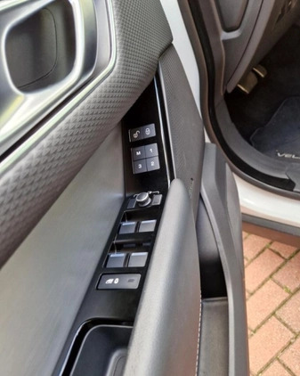 Land Rover Range Rover Velar cena 215000 przebieg: 39000, rok produkcji 2020 z Białystok małe 232